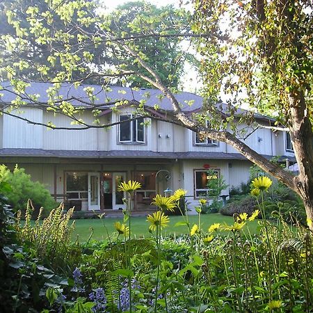 Cedar Wood Lodge Bed & Breakfast Inn Port Alberni Exterior foto