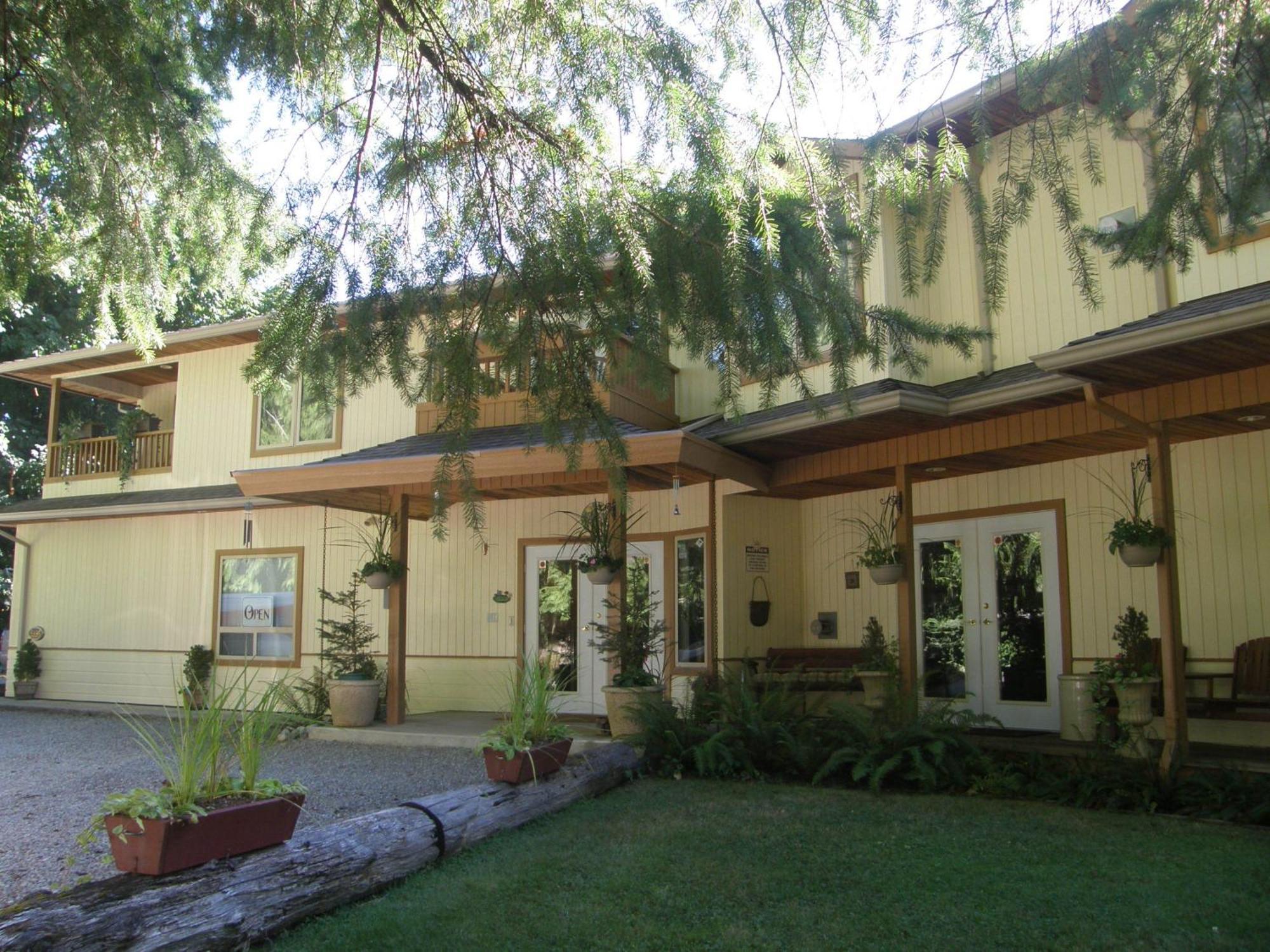 Cedar Wood Lodge Bed & Breakfast Inn Port Alberni Exterior foto