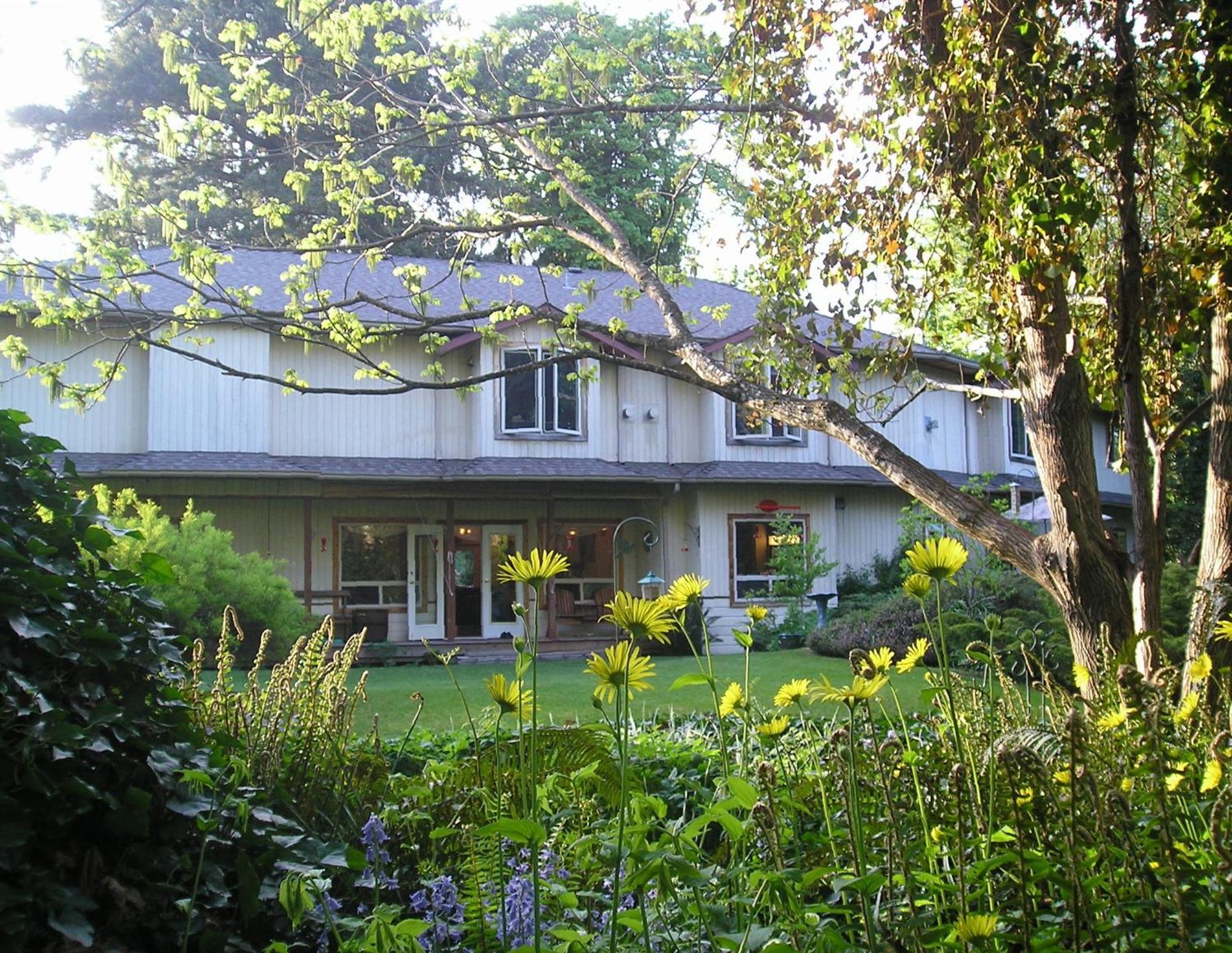 Cedar Wood Lodge Bed & Breakfast Inn Port Alberni Exterior foto