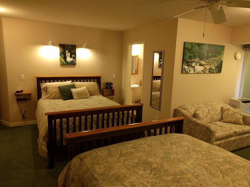 Cedar Wood Lodge Bed & Breakfast Inn Port Alberni Exterior foto