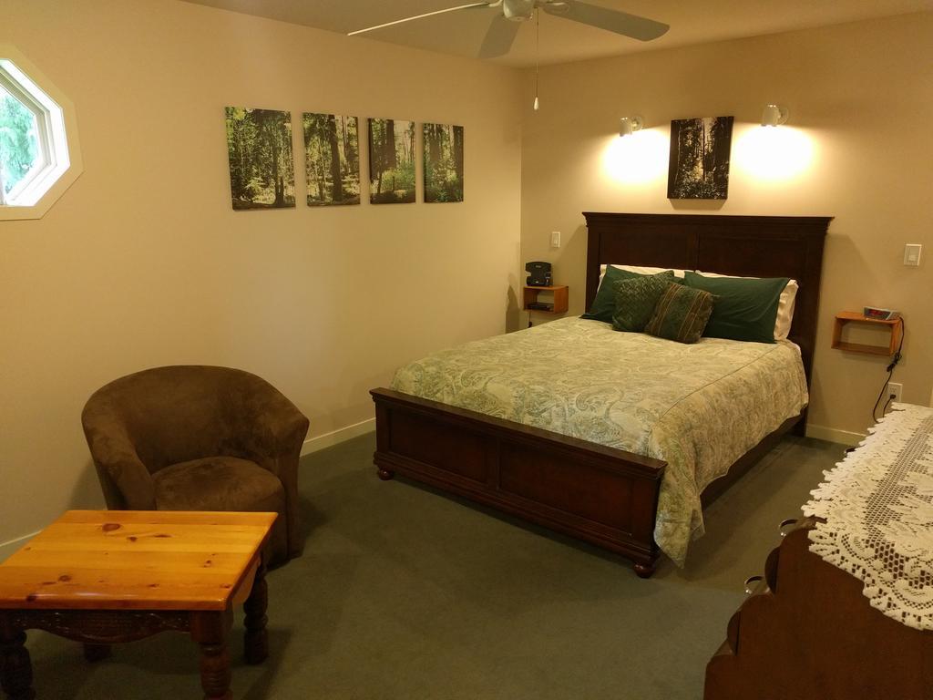 Cedar Wood Lodge Bed & Breakfast Inn Port Alberni Exterior foto