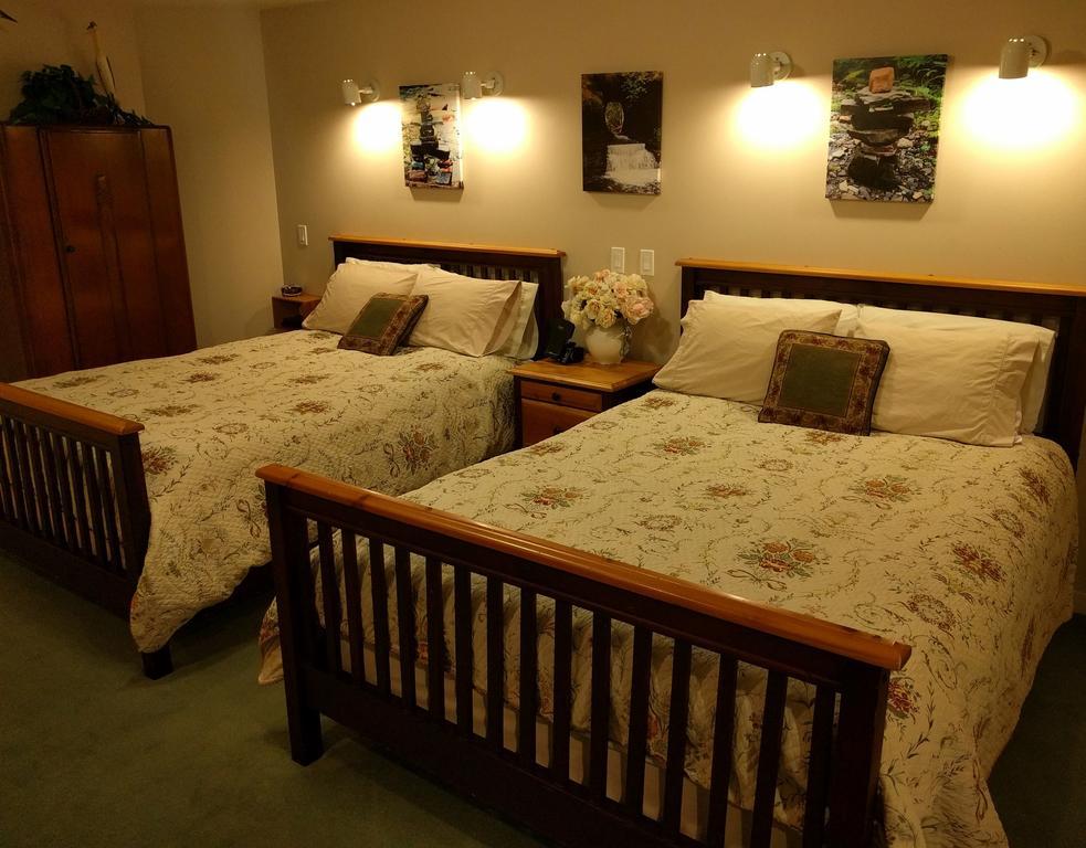 Cedar Wood Lodge Bed & Breakfast Inn Port Alberni Exterior foto